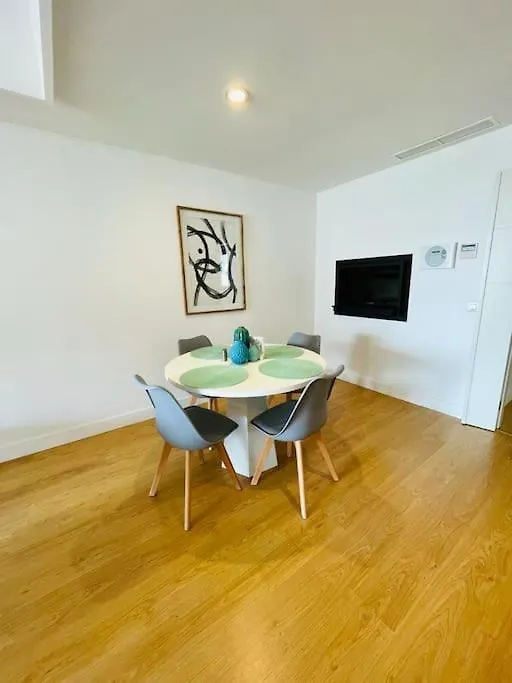 Апартаменты Sea Breeze Retreat - Golf Getaway Баия-де-Касарес 0*,  Испания